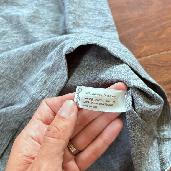 Oiselle Women's Size 6 O'Snap Racer Back Tank Top Gray Athletic Shirt Keyhole - Picture 4 of 8